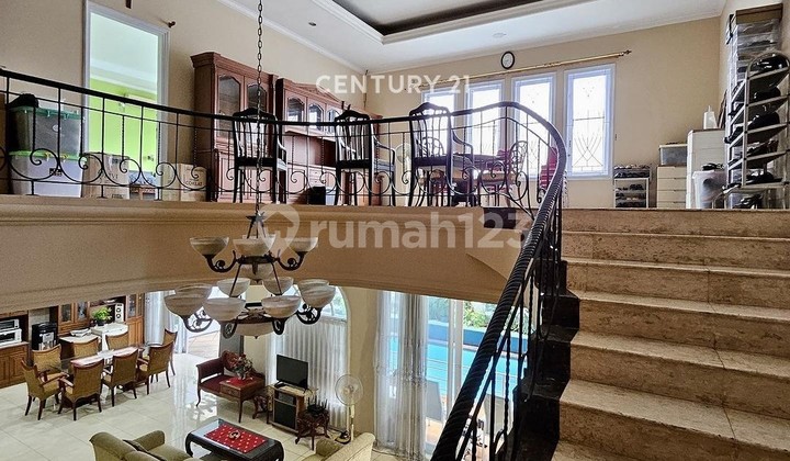 Price Drop! Classic Luxury House With Swimming Pool In Pondok Indah 2