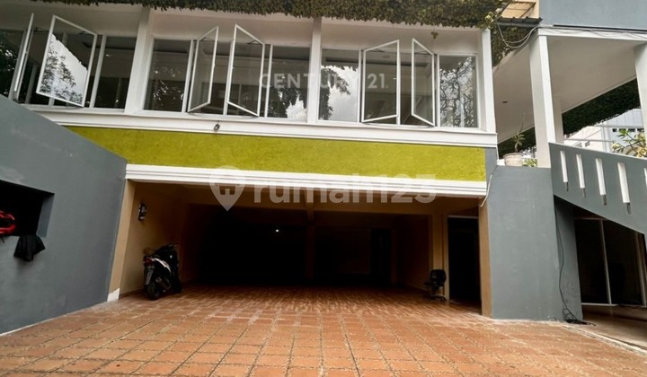 Rumah Usaha Lokasi Strategis Area Premium di Pondok Indah