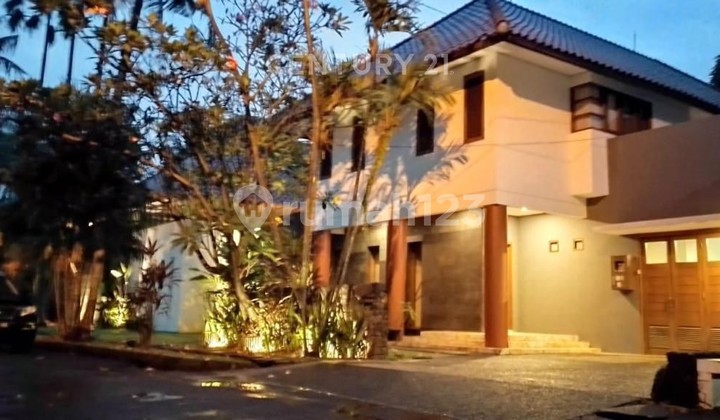 Rumah Mewah Modern Tropical dan Luas Di Bintaro Sektor 8 2