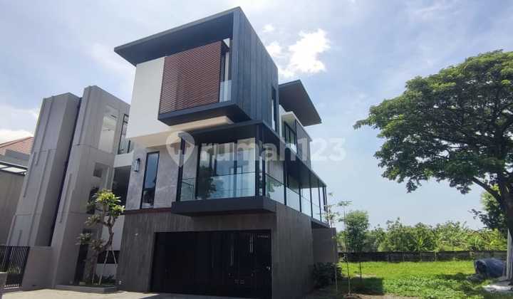 Rumah Citraland, Premium di Surabaya Barat - 3 Lantai Ciamik Soro