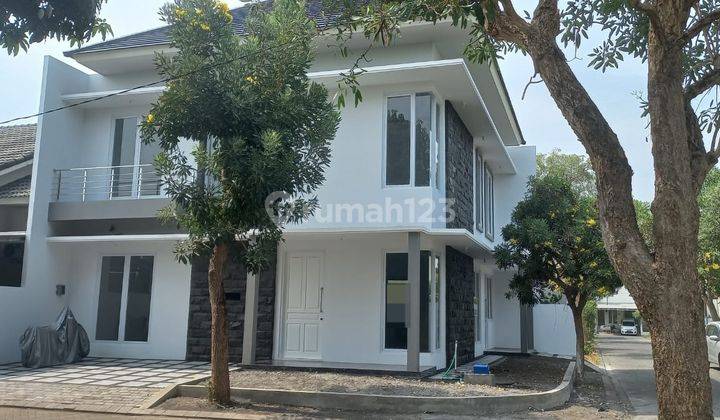 Rumah 2 Lantai Bagus di Bukit Palma, Surabaya 2