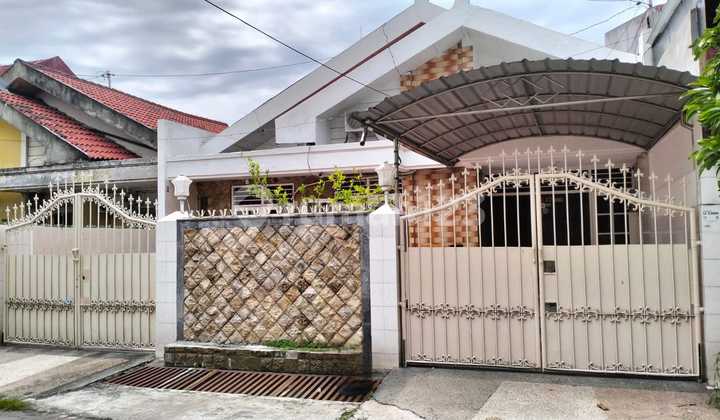 Rumah Darmo Harapan Indah Bangunan Bagus Terawat 