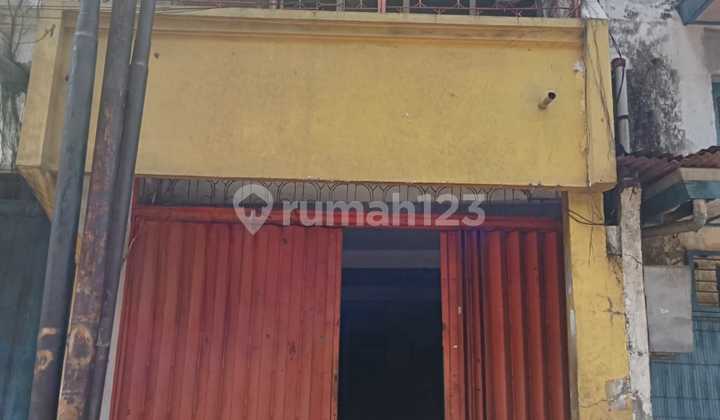 Shop House Jl Pegirian 2-Story Building in Surabaya - Negotiable Shop House Jl Pegirian 2-Story Building in Surabaya - Negotiable