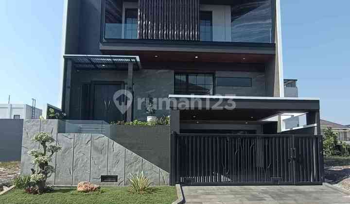 Rumah Citraland, Brand New 3 Lantai Ciamik Poll di Surabaya Barat