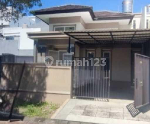 Rumah Alam Galaxy, Bangunan 1.5 Lantai Kuldesak Bentuk Kotak