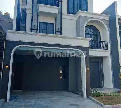 Rumah Citraland Utama, New American Style Bangunan 3 Lantai