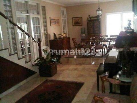 Rumah Nyaman dan Aman di Prapanca, Kebayoran Baru
