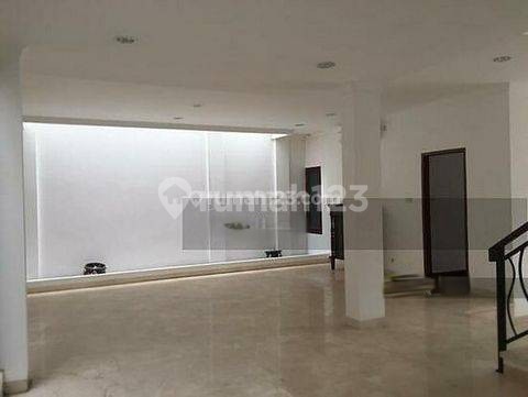 Rumah baru, Kualitas Premium di Kebayoran Baru