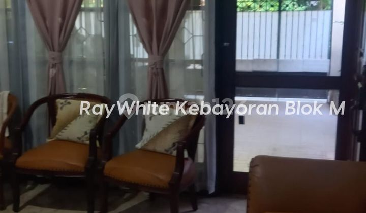 AREA SENOPATI LT 536 m² LT 400 m² Rp 36 M LOKASI PREMIUM DAN SANGAT STRATEGIS DIJANTUNG KEBAYORAN BARU 2