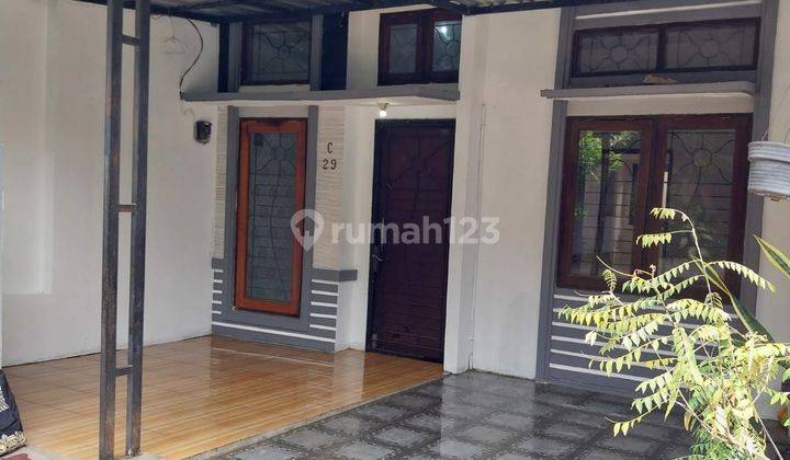 Rumah siap huni lokasi 10 menit ke stasiun depok 1