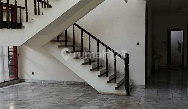 Dijual Rumah Klasik di Lokasi Strategis dan Asri Area Kebagusan Dekat Tb. Simatupang