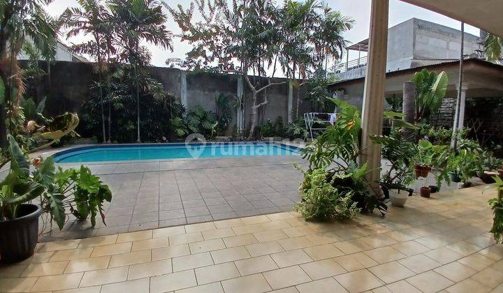 Dijual Cepat Sampai Jadi. Jarang Ada. Rumah Asri Hadap Timur Dengan Tanah Luas Dan Ngantong + Swimming Pool di Area Haji Nawi Fatmawati 1