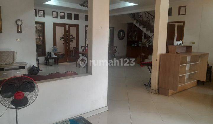 Dijual Rumah Klasik Dengan Struktur Bangunan Kokoh di Lokasi Strategis Kemanggisan Dekat Kampus Binus 2