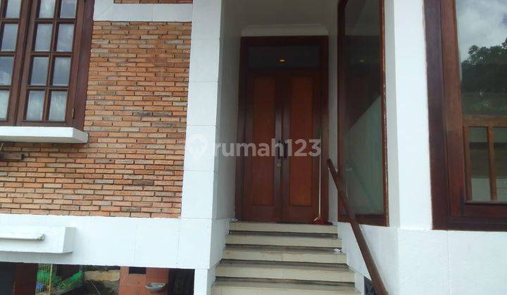 DIJUAL CEPAT Rumah Siap Huni dengan halaman luas di area tenang & strategis Meruya Selatan Jakarta Barat 2