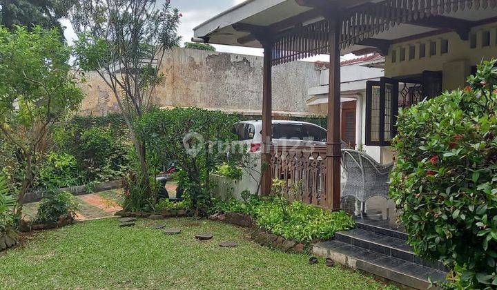 Dijual Rumah Klasik Terawat Dan Asri Bergaya Arsitektur Tudor Dengan Halaman Luas di Kawasan Menteng Dekat Taman Menteng 2