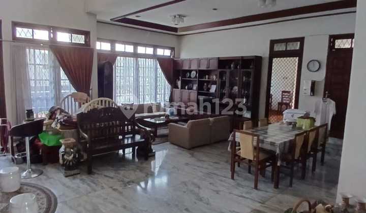 RARELY AVAILABLE Well-Maintained Classic House for Sale in the Comfortable Area of Cirendeu, Lebak Bulus Near MRT Lebak Bulus 2