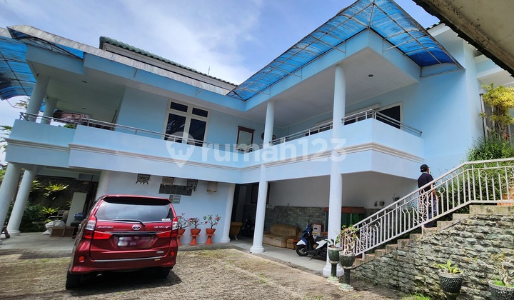 Dijual Cepat Vila Terawat di Area Cibogo Dekat Jalan Raya Puncak