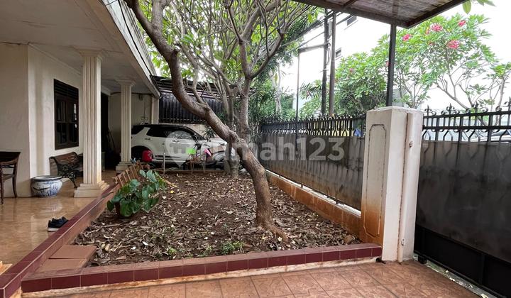 Rumah Lama Cocok untuk Usaha di Dekat Stasiun Cikoko Tebet Jakarta Selatan