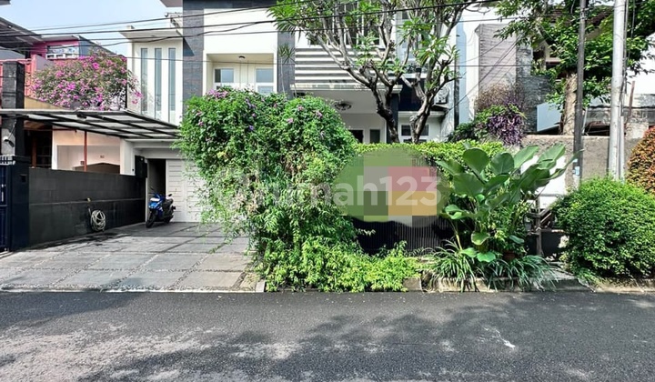 Rumah Cantik Siap Huni 2,5 Lantai Di Pondok Indah Jakarta Selatan Rumah Cantik Siap Huni 2,5 Lantai Di Pondok Indah Jakarta Selatan