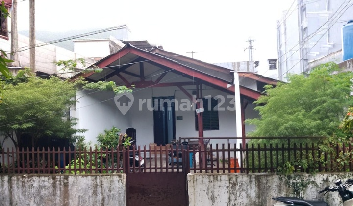 Rumah Hitung Tanah Cocok untuk Usaha Kos-Kosan di Salemba Jakarta Pusat