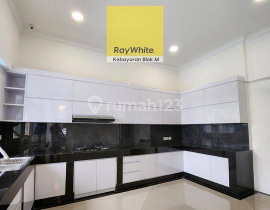 Rumah super lux dengan harga yg sangat negotiable di Jalan Banyumas 2