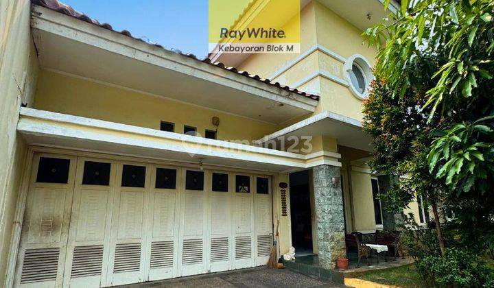 Rumah Bagus Semi Furnished SHM di Taman Rempoa Indah, Tangerang 1