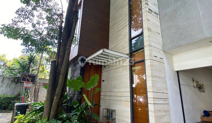 Rumah 3 Lantai Bagus SHM di Jalan Benda Atas, Jakarta Selatan 1