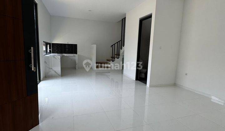 Dijual Rumah Hoek Minimalis Modern di Komplek Leuwisari 1