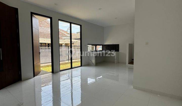 Dijual Rumah Hoek Minimalis Modern di Komplek Leuwisari 2