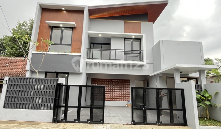 Rumah Mewah Jogja dijual dekat RS UGM dan Youth Center