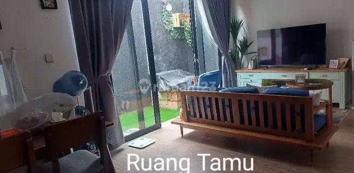 Rumah 2 Lantai Semi Furnished Bersebelahan Dengan Grand Wisata  2