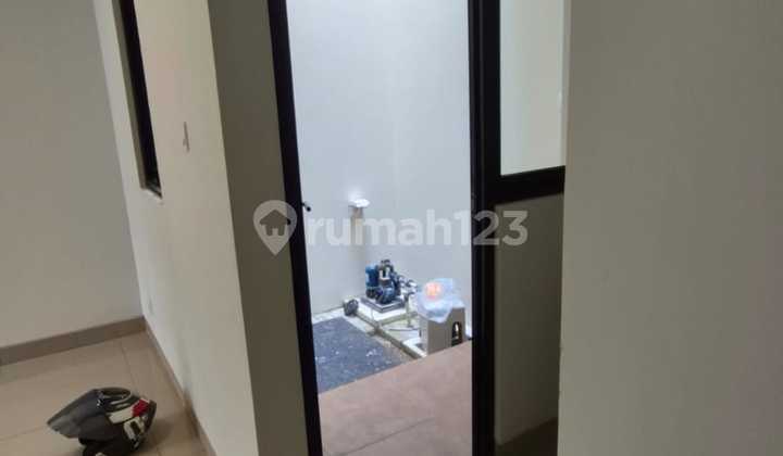 Rumah Disewa di Summarecon Crown Gading - Lingkungan Premium & Nyaman 2