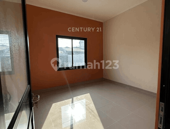 For Sale Commercial Warehouse Space on Jl Tarumajaya Bekasi, Suitable for Office Use. 2