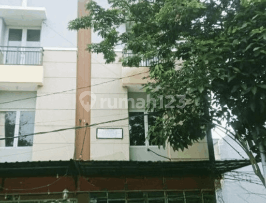 Ready-to-Use Shop House in Victoria Green Residence Suitable for Business Ready-to-Use Shop House in Victoria Green Residence Suitable for Business