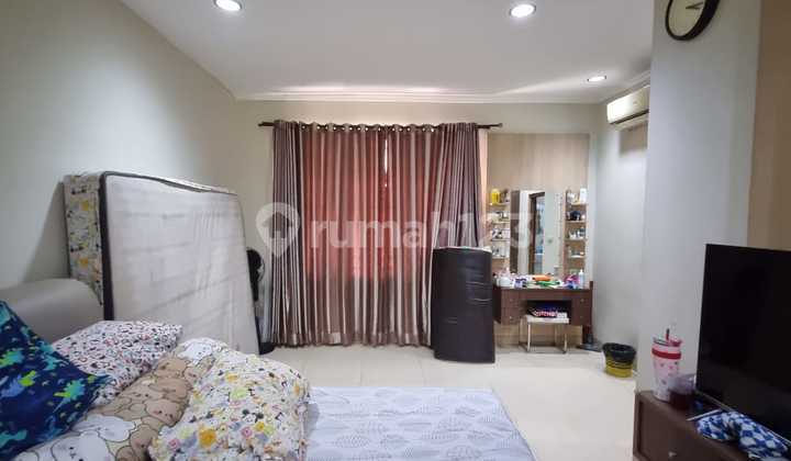 Rumah Hoek dan Siap Huni 2Lt di Sunter Dekat Pusat Kuliner Rumah Hoek dan Siap Huni 2Lt di Sunter Dekat Pusat Kuliner