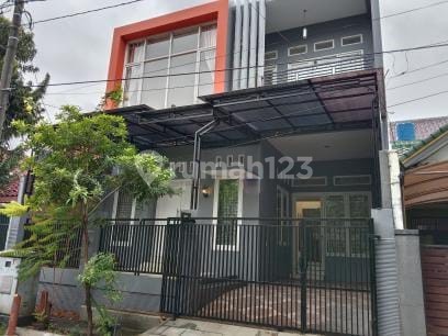 Rumah Lokasi Strategis & Siap Huni di Griya Bintara Bekasi