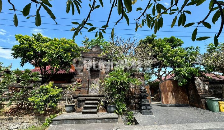 SUPER LARGE HOUSE AND LARGE YARD IN DENPASAR