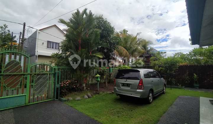 Classic Style Villa House in Tabanan Dauh Peken Cheap 2
