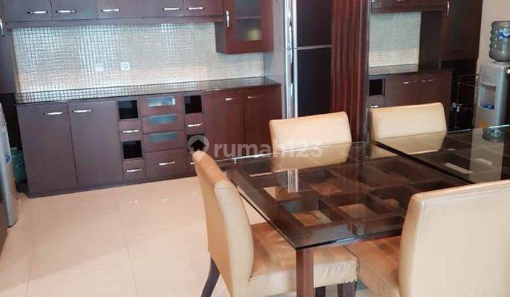 Apartement Hampton Park 2 BR Furnished Bagus 1