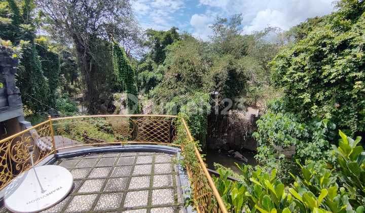 Strategic Location House with Attractive Views in Denpasar City 2