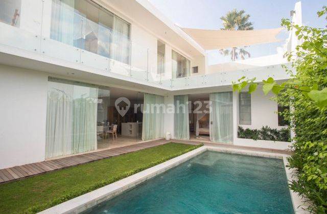 Elegant Three Bedrooms Villa In Berawa Full Furnished 1