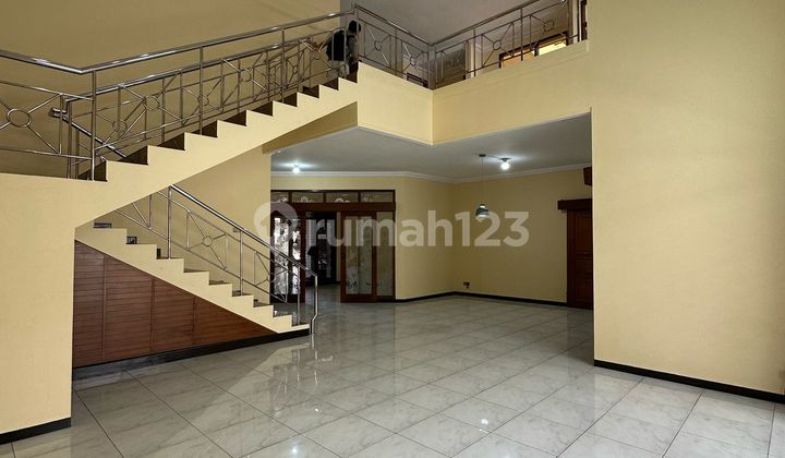 Jarang Ada Rumah 2 Lantai Sayap Sukajadi