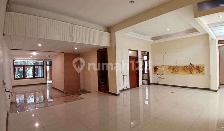 Strategic 2-Story House Ready to Occupy in Riau Wing 1