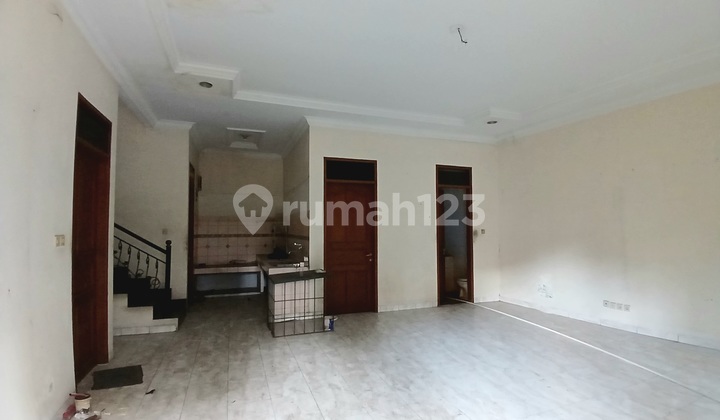 Rumah 3 Lantai Pajagalan Sayap Astanaanyar Strategis 2