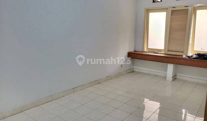 Rumah 2 Lantai Bagus Shm Di Taman Holis Indah 2