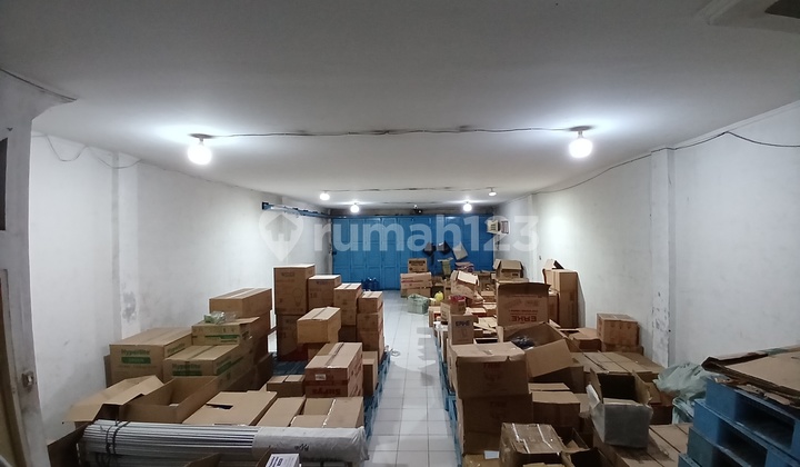 2.5-Story Shop House in Kopo Mas Regency, Suitable for Warehouse/Office