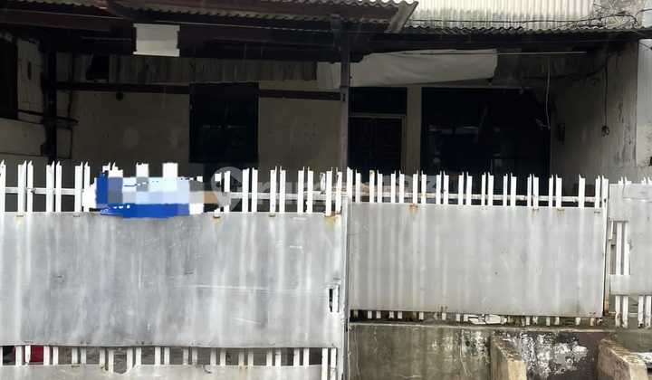 House 2.2 billion Kelapa Gading North Jakarta Needs Renovation