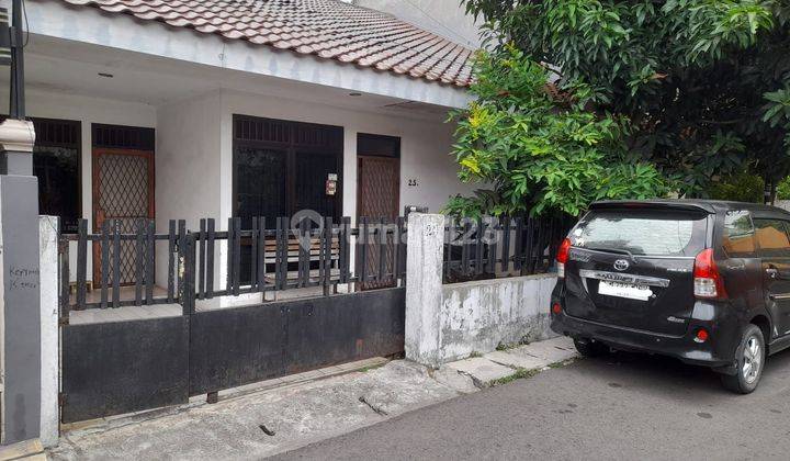 Rumah Tengah Kota Jakarta Pusat Dengan Security 1