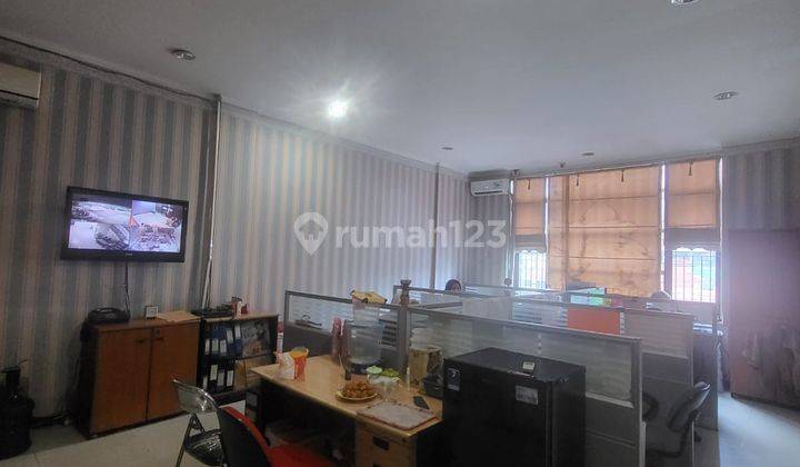 Ruko Tengah Kota Pasar Senen Jakarta Pusat 3,5 Lantai Furnished 2