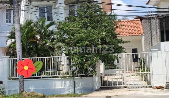 Rumah2lantai Pinggir Jalan Raya Di Bulevar Hijau, Kota Harapan Indah, Bekasi